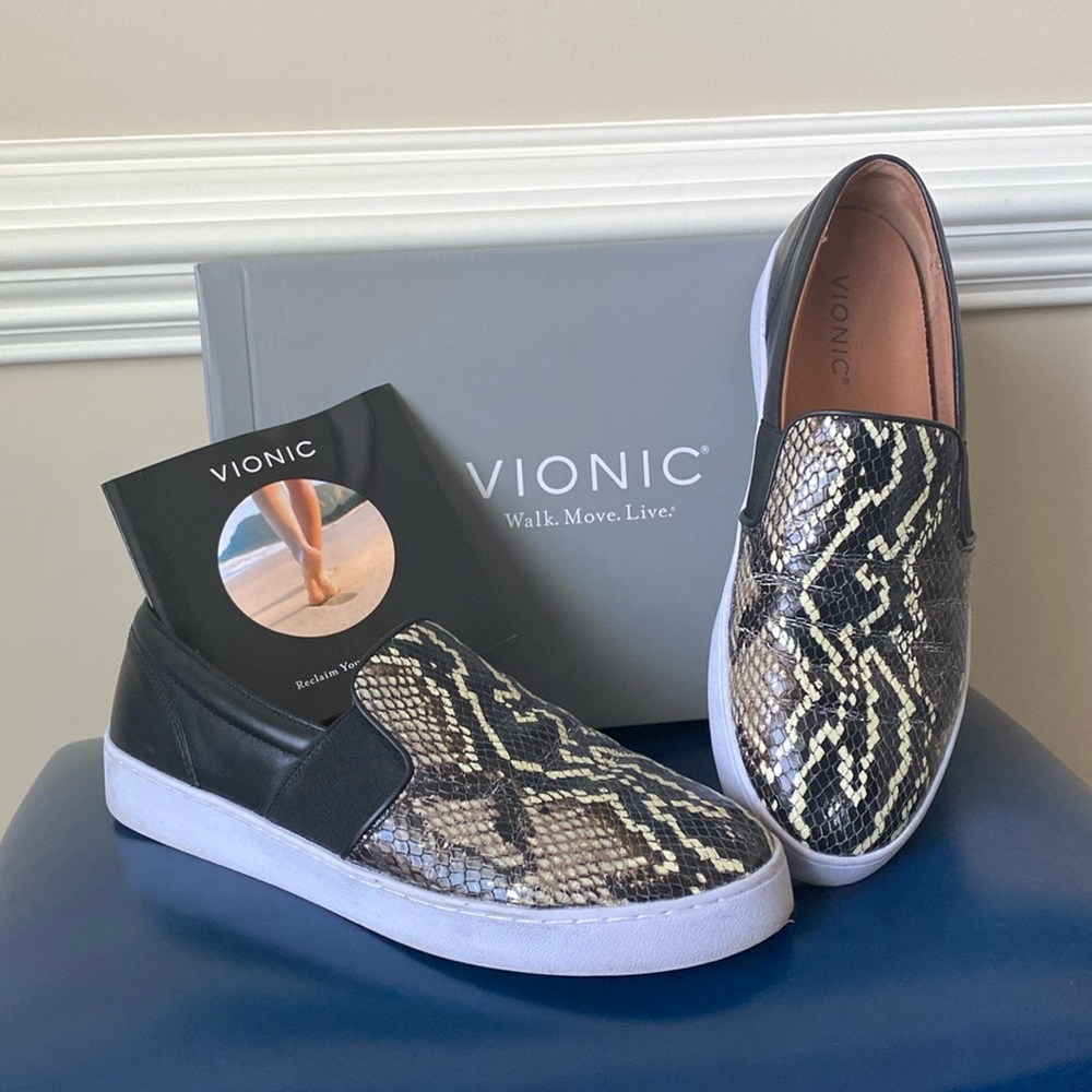 Vionic Splendid Demetra Black Boa Leather Slip On Sneaker
